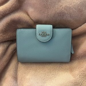 Coach Medium Corner Zip Wallet in Light Blue (6390)